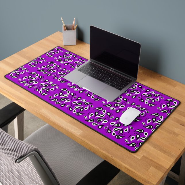 Paisley pattern on purple desk mat (Office 2)