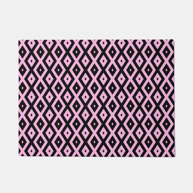 Pale pink and black diamond pattern doormat (Front)