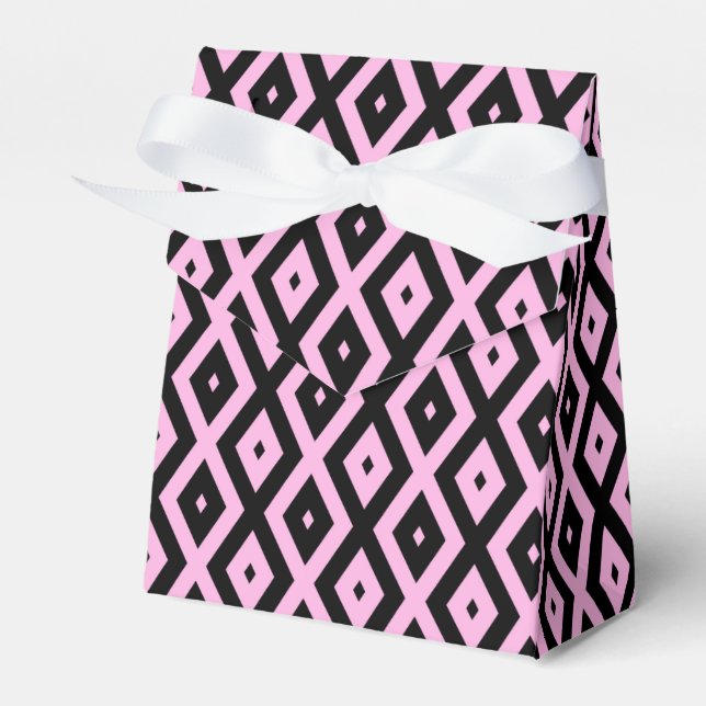 Pale pink and black diamond pattern favour box (Front Side)