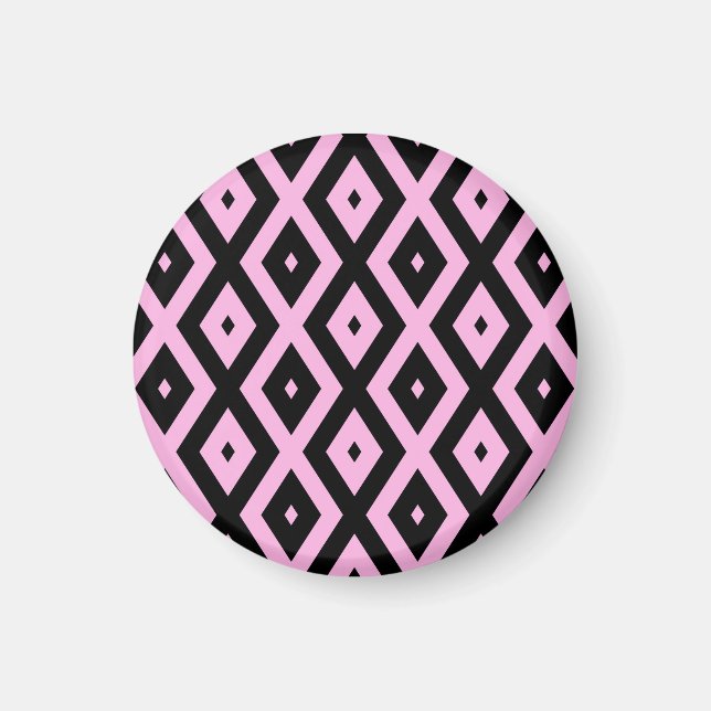 Pale pink and black diamond pattern magnet (Front)