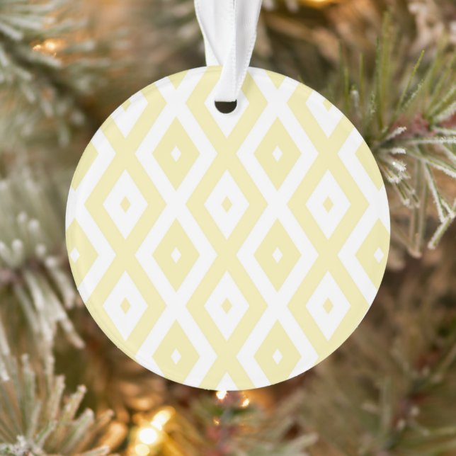 Pale yellow and white diamond pattern ornament (Tree)