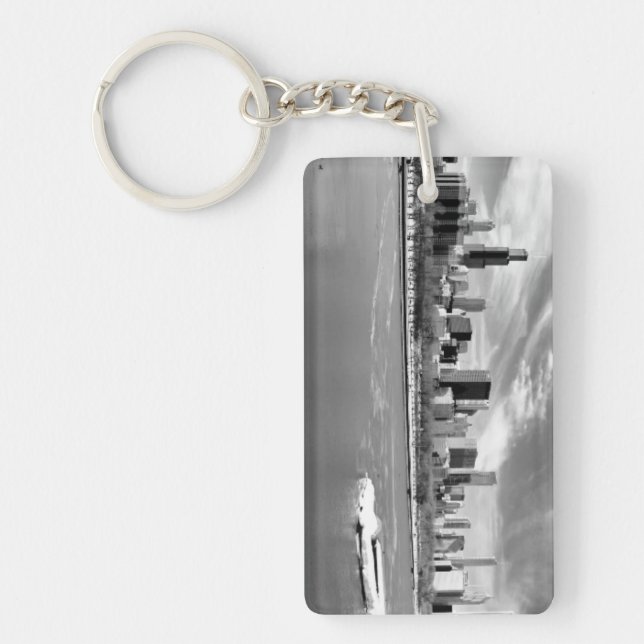 Panoramic view of Chicago skyline in winter Key Ring (Front)