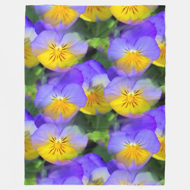 Pansy echos fleece blanket (Front)
