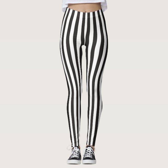 Pants Legging in black and white pattern. (Front)