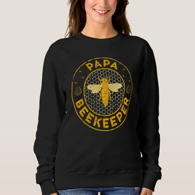 Papa Beekeeper Bee Whisperer Distressed Retro Styl Sweatshirt (Front)