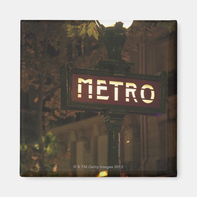 Paris, France. Magnet (Front)
