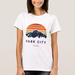 Park City Utah Skiing Snowboarding Hikers Utah Gif T-Shirt