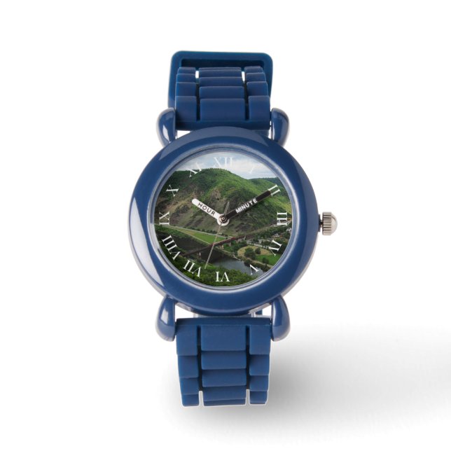 Passenger train in Ediger Eller Watch (Front)