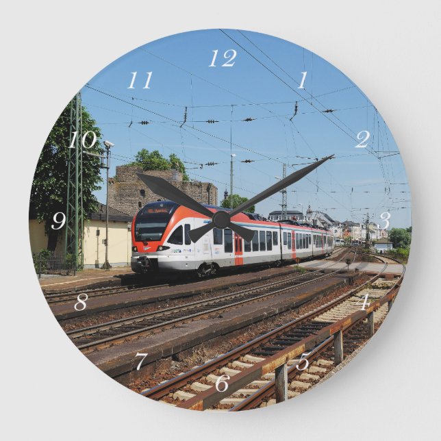 passenger train in Rüdesheim am Rhein Large Clock (Front)
