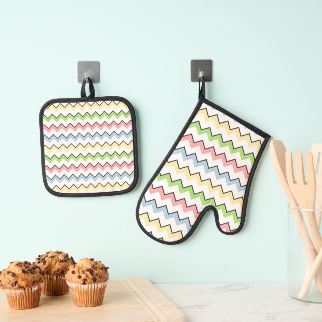 Pastel Chevron by Shirley Taylor Oven Mitt & Pot Holder Set (Insitu(Hanging))