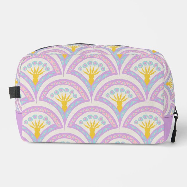 Pastel coloured shell pattern dopp kit (Front)