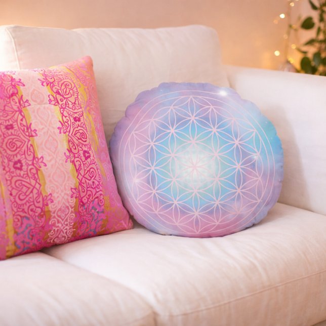 Pastel Harmony – Colour of Heart Round Cushion (Creator Uploaded)