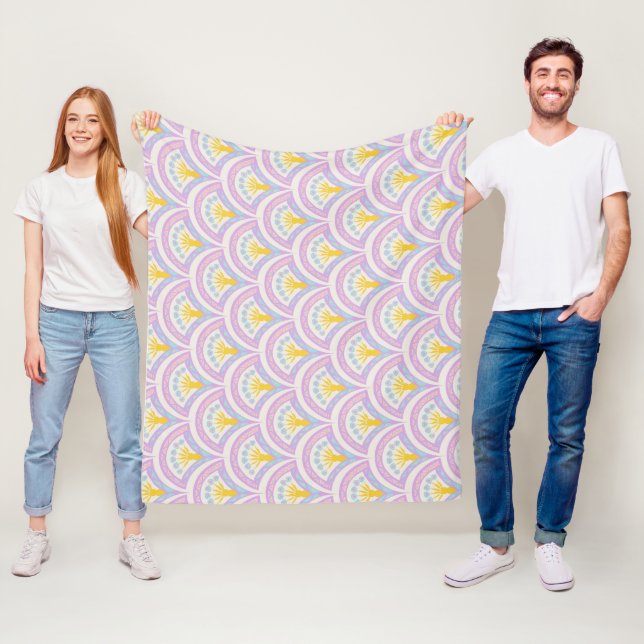 Pastel Scallop Pattern Fleece Blanket (In Situ)