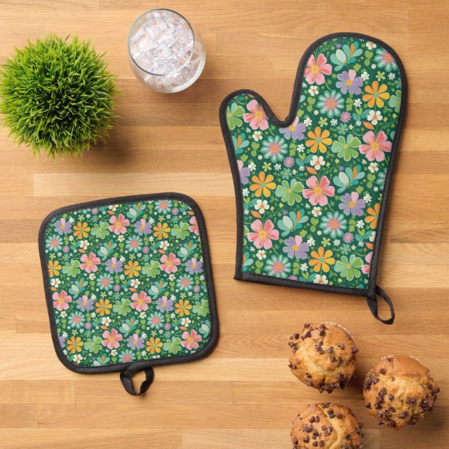 Pastel Wildflowers In Pink Purple Orange And Green Oven Mitt & Pot Holder Set (Top Down)