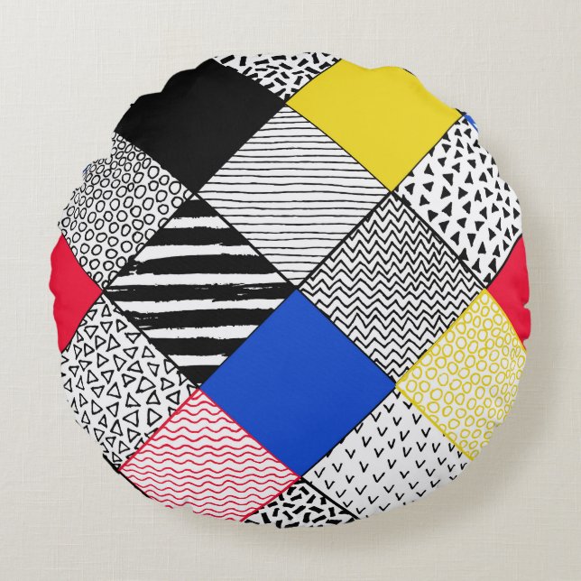 Patchwork background: birds, polka dots. round cushion (Front)