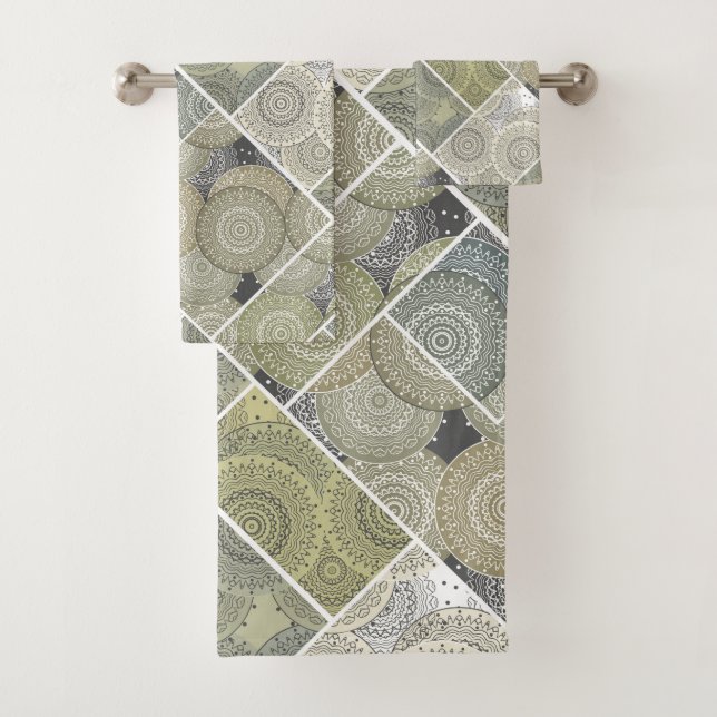 Patchwork quilt ceramic tile circles mandala patch bath towel set (Insitu)