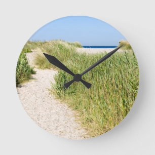 Path to the beach round clock