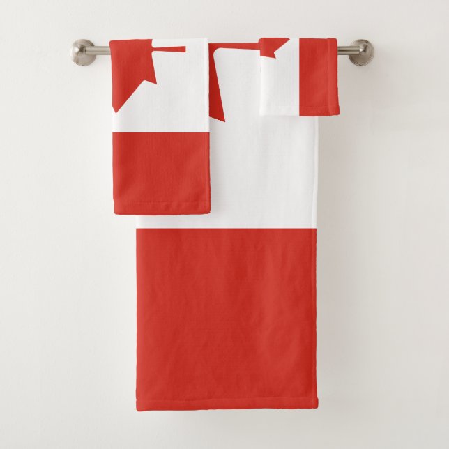 Patriotic Canadian Flag Bath Towel Set (Insitu)