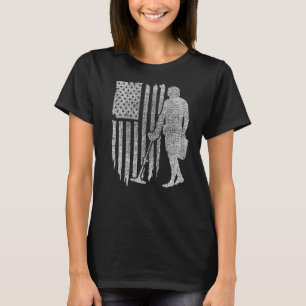 Patriotic Metal Detecting USA Flag Treasure Hunt D T-Shirt