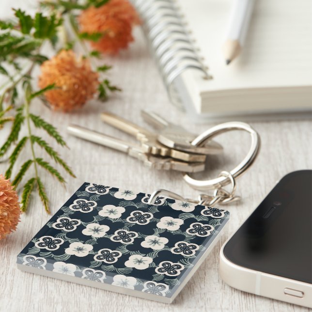 pattern_5_flower_1 acrylic key ring (Front Right)