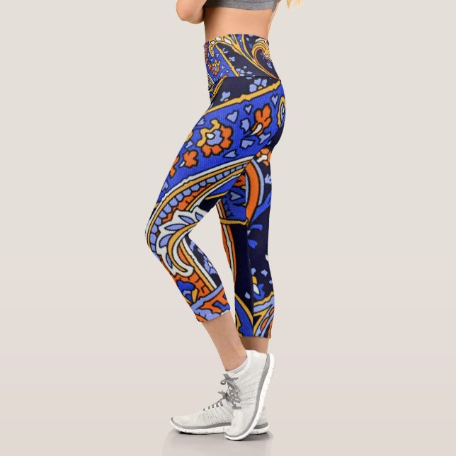 Pattern  capri leggings (Left)