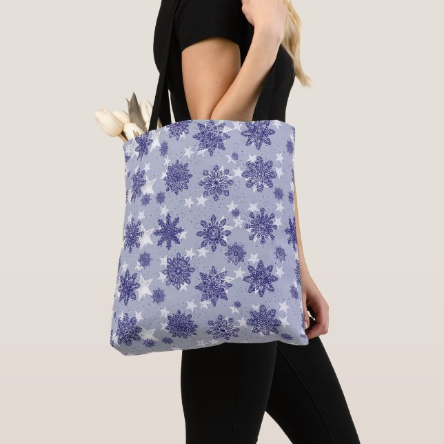 Pattern Holiday Blue Snowflake Winter Chic Tote Bag (Close Up)