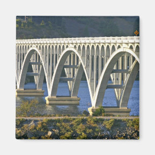 Patterson Memorial Bridge highway 101 over Magnet