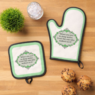 Peace in deep waters oven mitt & pot holder set