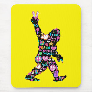Peace Love Bigfoot Hippie Funny Bigfoot Lover    Mouse Pad