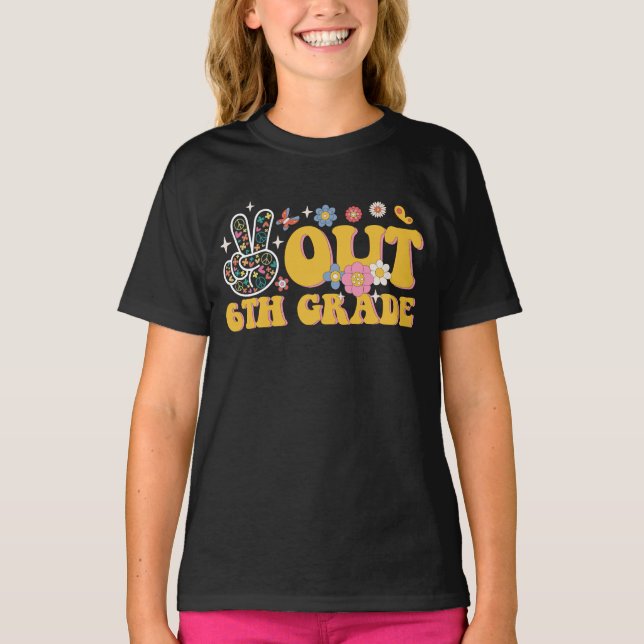 Peace Out 6th Grade Groovy Last Day Of School T-Shirt (Front)