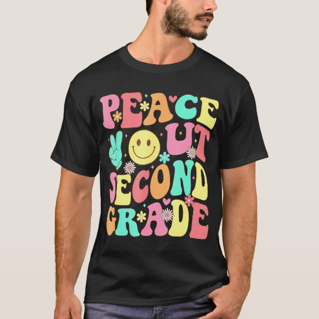 Peace Out Second Grade Groovy 2Nd Grade Last Day O T-Shirt (Front)