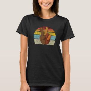 Peace Sign Turkey Hand Cool Thanksgiving day Retro T-Shirt