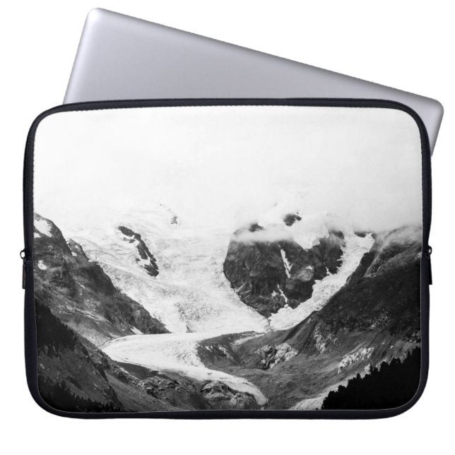 PEACEFUL MOUNTAIN LANDSCAPE LAPTOP SLEEVE (Front)