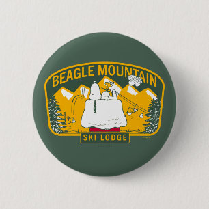 Peanuts   Beagle Mountain Ski Lodge 6 Cm Round Badge