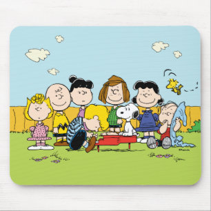 Peanuts   Charlie Brown and Gang Mouse Pad