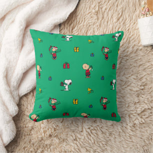 Peanuts   Christmas Gift Giving Pattern Cushion