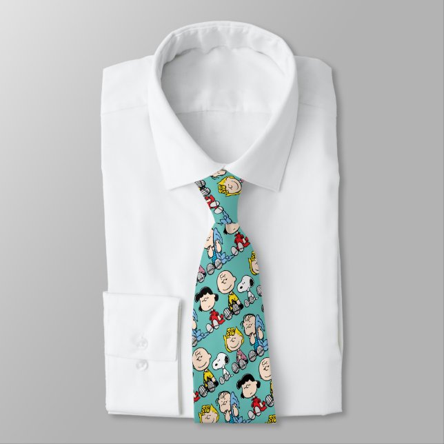 Peanuts Gang Sitting Together Tie (Tied)