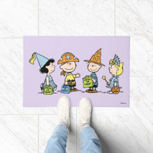 Peanuts Halloween Trick or Treaters Doormat