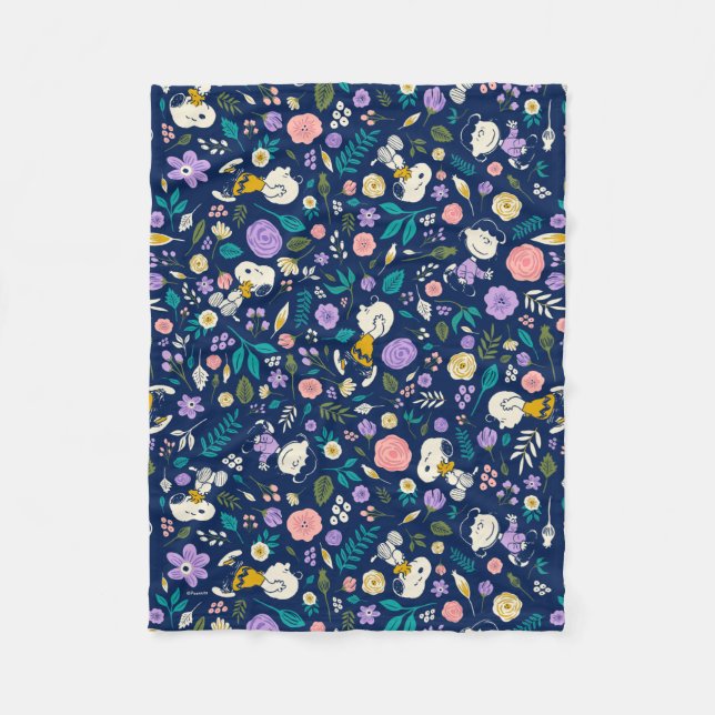 Peanuts In Bloom Pattern Fleece Blanket (Front)