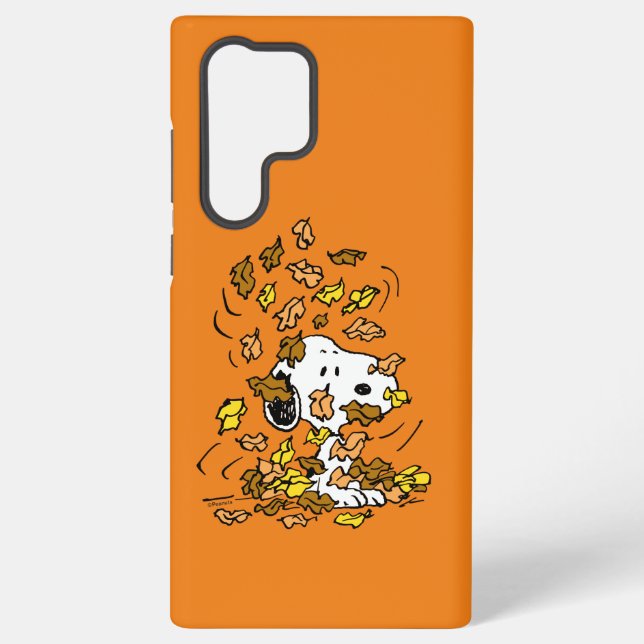 Peanuts | Snoopy Pile of Leaves Samsung Galaxy S22 Ultra Case (Back)