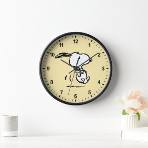 Peanuts   Snoopy Running Clock