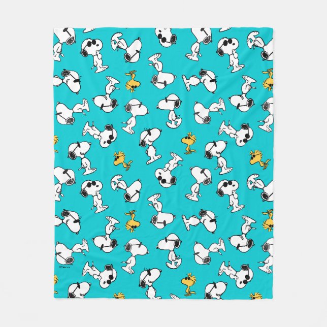 Peanuts | Snoopy & Sunglasses Pattern Fleece Blanket (Front)