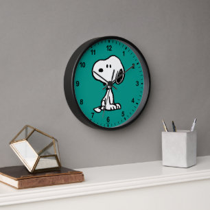 Peanuts   Snoopy Turns Clock