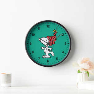 Peanuts   Snoopy Winter Beanie Cap Clock
