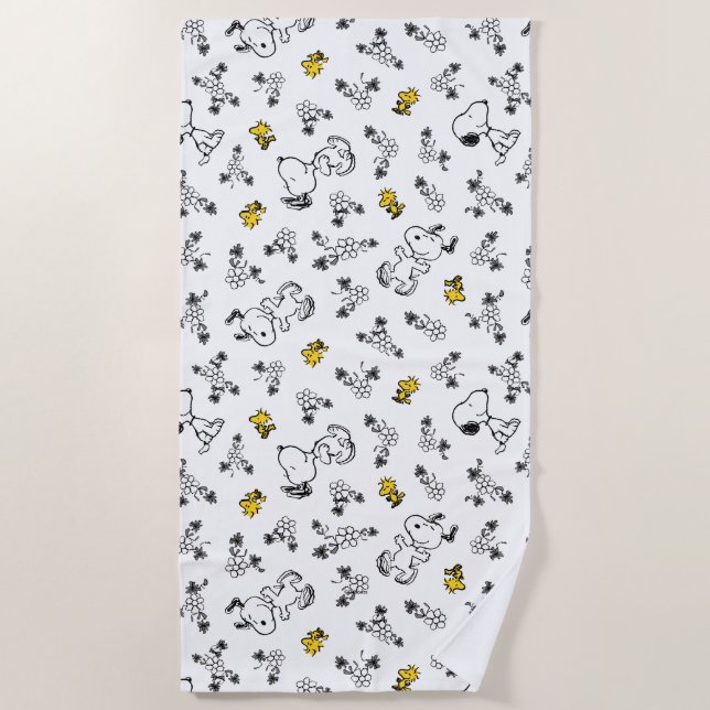 Peanuts | Snoopy & Woodstock B&W Flower Pattern Beach Towel (Front)