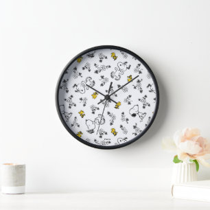 Peanuts   Snoopy & Woodstock B&W Flower Pattern Clock