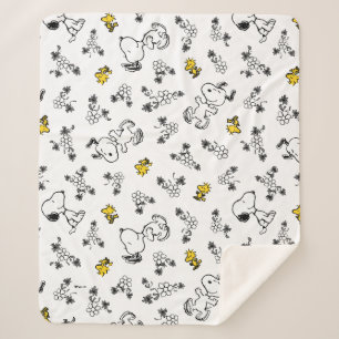 Peanuts   Snoopy & Woodstock B&W Flower Pattern Sherpa Blanket