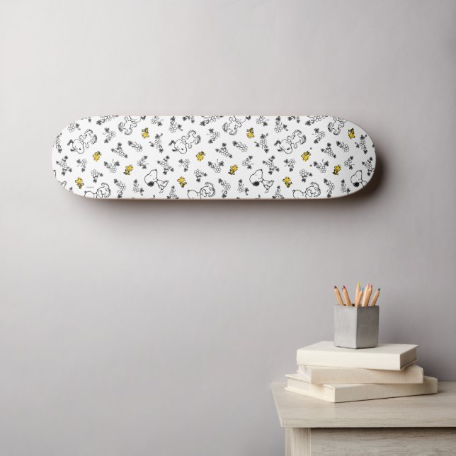 Peanuts | Snoopy & Woodstock B&W Flower Pattern Skateboard (Wall Art (Horz))
