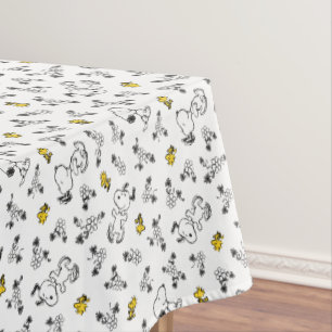 Peanuts   Snoopy & Woodstock B&W Flower Pattern Tablecloth