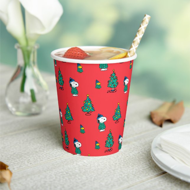 Peanuts | Snoopy & Woodstock Red Christmas Pattern Paper Cups (Insitu)